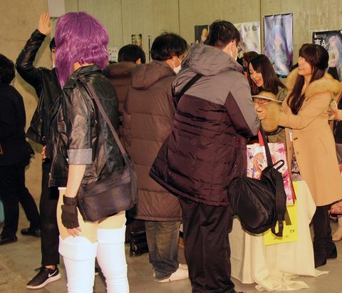 教主威武！井上喜久子在C93摆摊引发千人排队