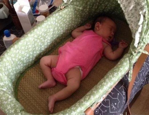 小夫妻晚上打游戏,第二天孩子去世,送往医院检