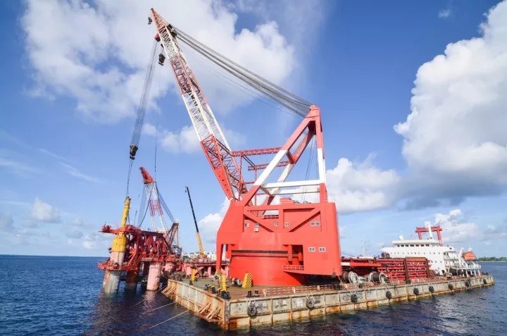 这个岛国千百年来没有一座桥,中国援建的这座