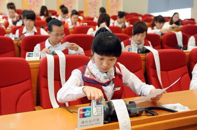 如何用多张信用卡循环还款