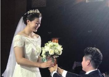 中国女排前国手大婚,老公是体操运动员,婚礼上