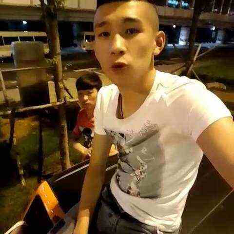 舞帝利哥警告阿哲和天佑,干架可以别涉及到自