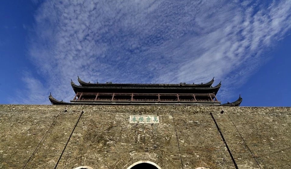 安徽一个最知名的地级市,原与南京武汉齐名,现