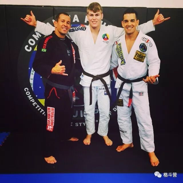 李景亮将以主赛出战澳大利亚 对手23岁马修斯