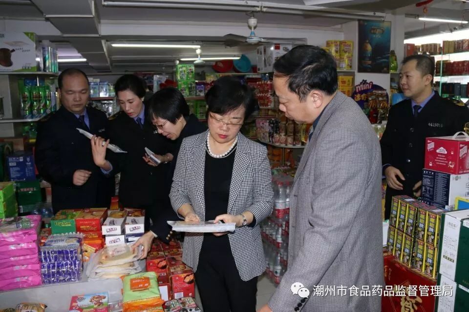 余鸿纯副市长带队开展元旦节前食品安全检查