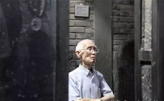 的乡愁,怎样写出不一样的余光中--《作文素材》