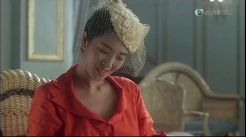 巩俐和周星驰拍过两部电影,最美却不是《唐伯