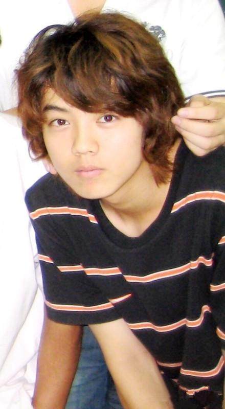 娱乐圈男艺人晒18岁照片 刘德华帅气 宋小宝吓