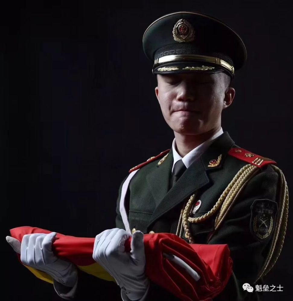 请记住我们:武警北京总队历史上的国旗护卫队