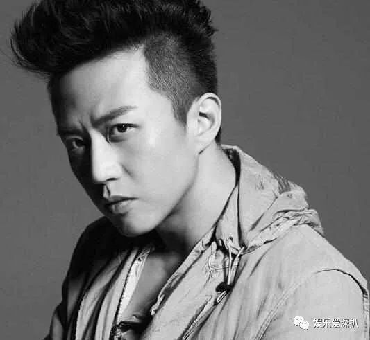 关晓彤搂着鹿晗撒娇 跑男团跨年鹿晗也不去