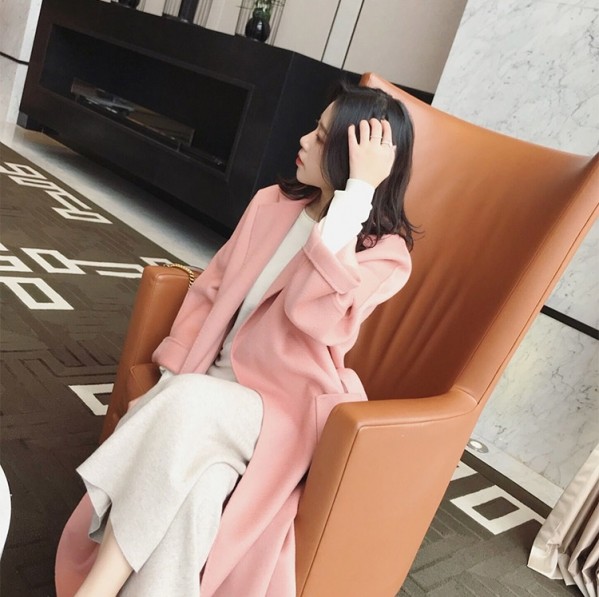 这个冬季粉色外套配什么颜色的打底衫最好看呢?