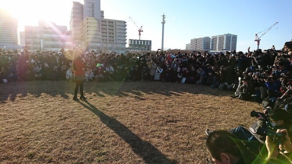场面吓人！日本第一COSER遭遇无数阿宅包围
