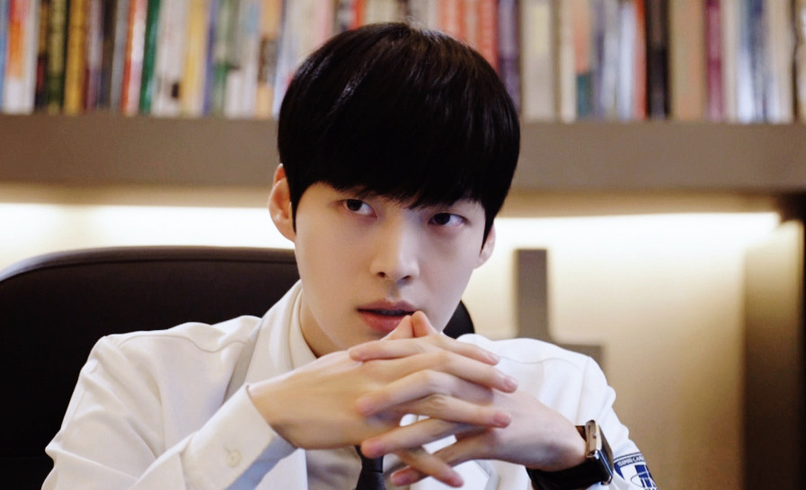 韩剧中的白大褂男神医生,你们为谁疯狂打call?