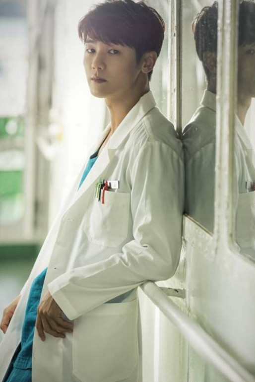 韩剧中的白大褂男神医生,你们为谁疯狂打call?