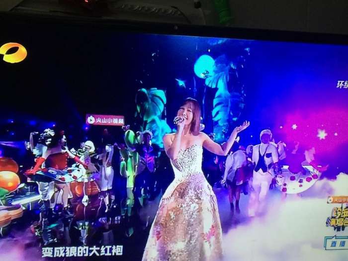 吴昕湖南跨年演唱会开唱惊艳,这才是昕昕的正