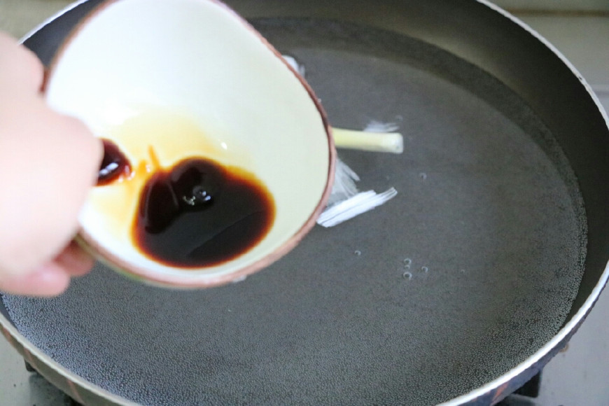 人家做的疙瘩汤均匀小粒又滑溜溜,窍门原来是