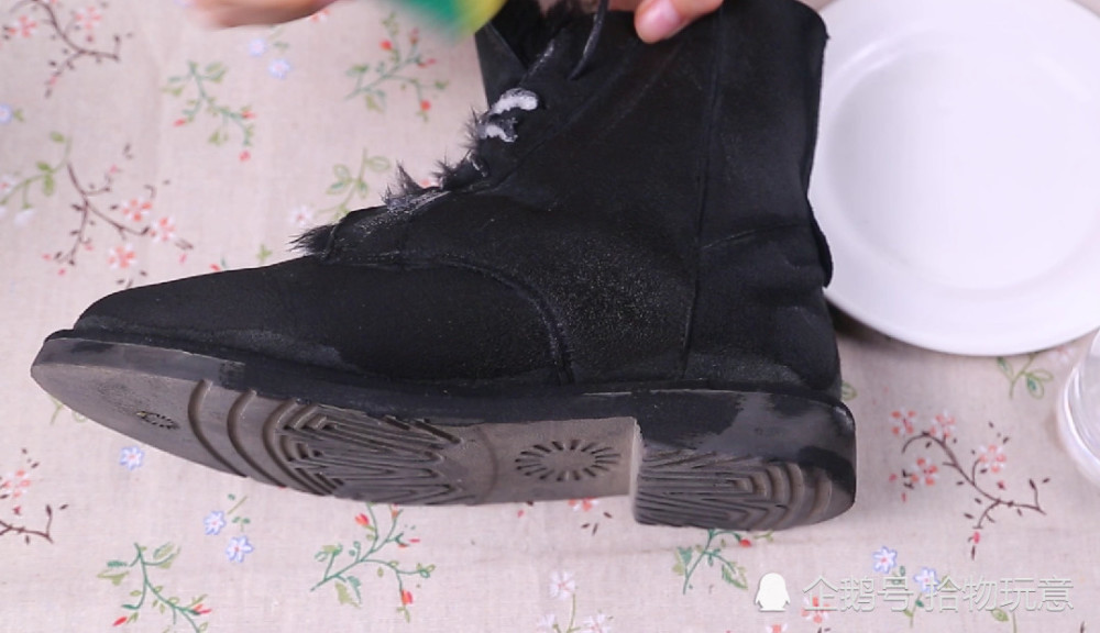 翻毛绒面靴子很容易脏却又难打理,奶奶教我一