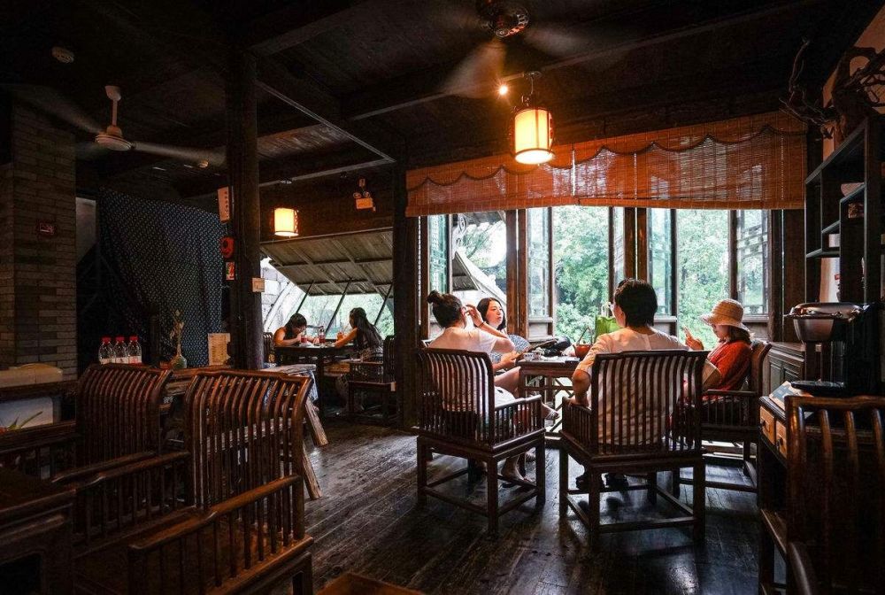 为什么茶叶店或烟酒店没什么客人,但还能开下