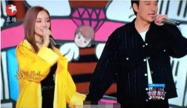 尴尬!贾乃亮牵手李小璐跨年演出,网友:看到甜馨