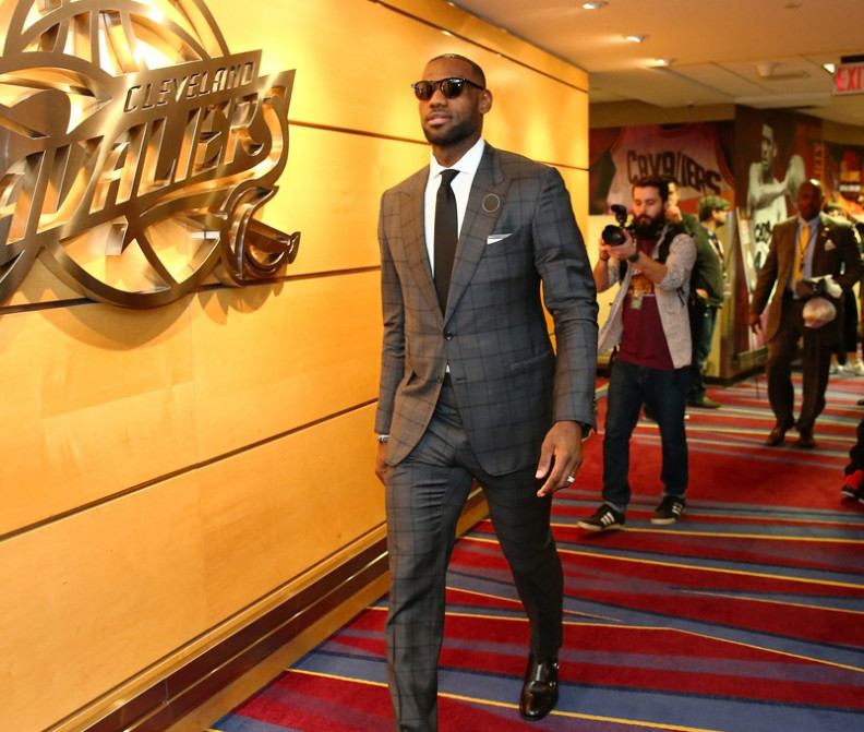 NBA穿西装最帅的5位球星,科比像个模特,库里