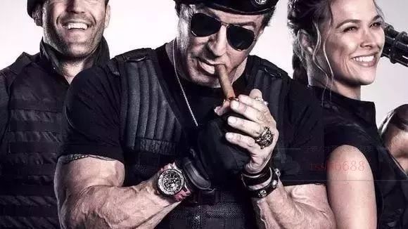 小辉复刻详解:男士戴手表搭配衣服技巧 一表人