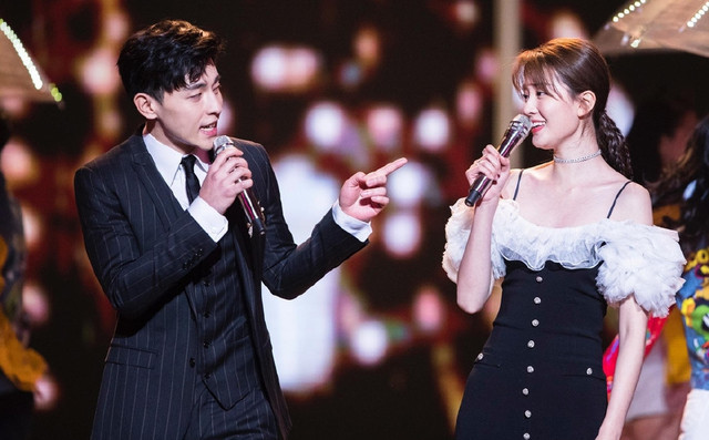 2017国剧盛典大咖云集:邓伦乔欣甜蜜相拥,唐艺