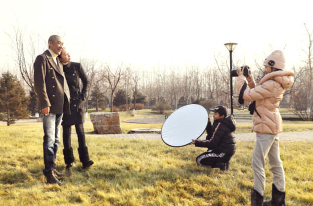 章子怡哥哥晒出全家福,网友评论:和章子怡五官