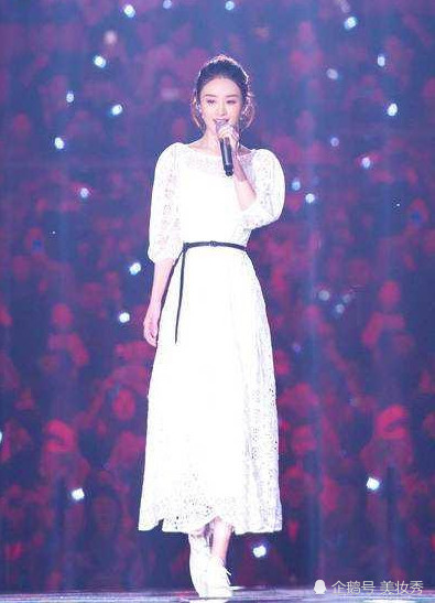 赵丽颖穿了双球鞋上台唱歌?看看宋茜、杨幂都