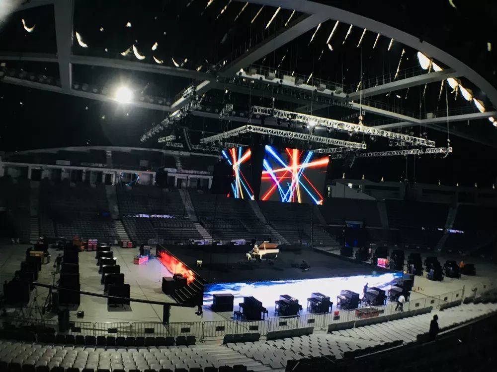 百台恺撒堡钢琴准备就绪,理查德2018新年音乐