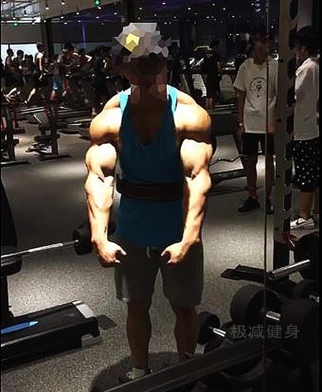 男人的手臂就应该粗!但不做深蹲和卧推,只练手臂会有效果吗?