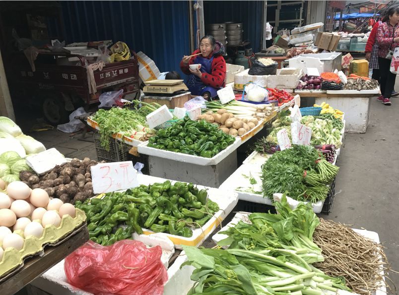 今天,九真菜市场发生的真实一幕,刺激了所有的孝感人!