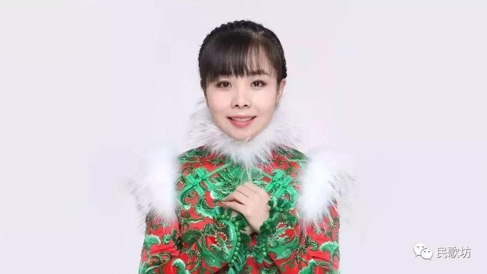 王小妮,青年女歌手,北京歌舞剧院独唱演员,毕业于中央民族大学.