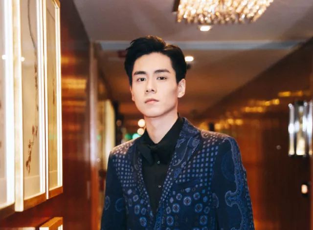 新晋男神胡一天,曾两个月减肥40斤,做模特两个