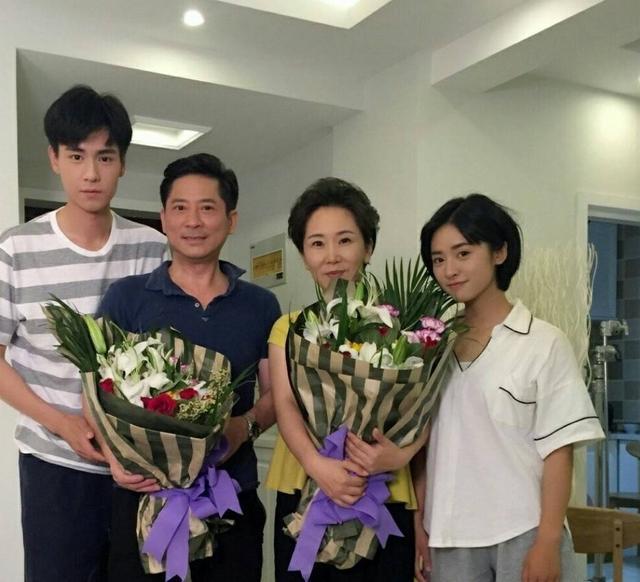 沈月实习期曾把自己当作路人来采访,粉丝:哈你