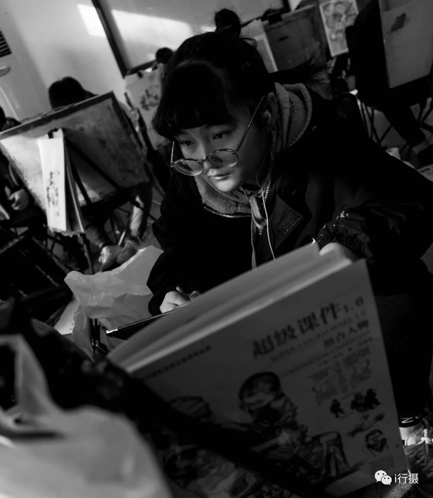 为了梦想而奋斗的高三学生