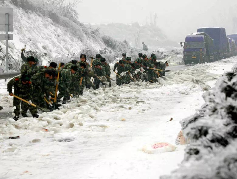 2008年的雪灾仍记忆尤新 2008年1月13日,一场持续23天的雪灾袭击郴州