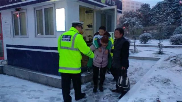 凌冬已至-灵宝交警在行动