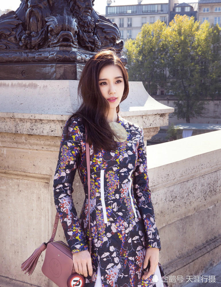 刘诗诗身穿旗袍展现东方美,从小跳舞果然有气