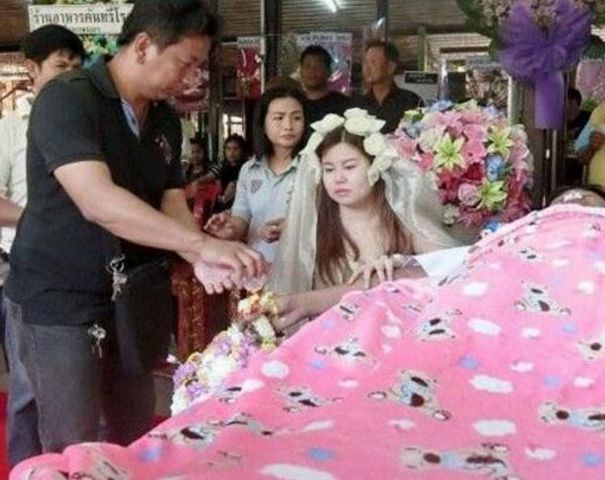 大喜之日"婚礼变葬礼",新娘做出一件事让人目瞪口呆,得知真相网友纷纷