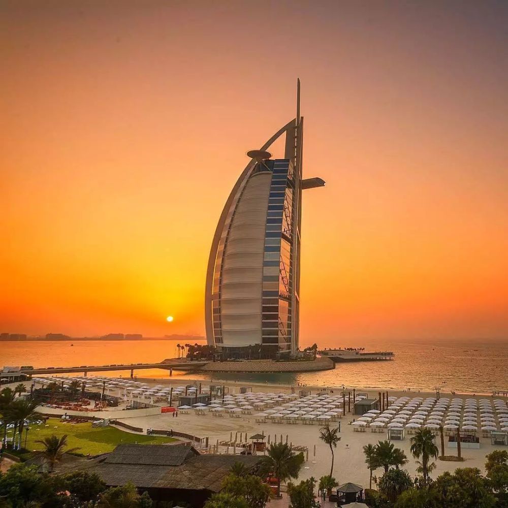 迪拜石油大亨与他儿子的信件来往