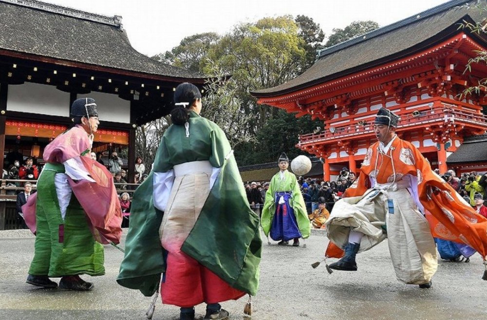 日本新年表演中国千年前传统运动,当作日本传