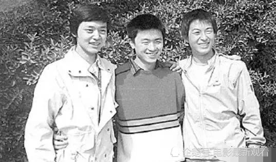 张嘉译前妻的个人资料简介，张嘉译前任与现任照片