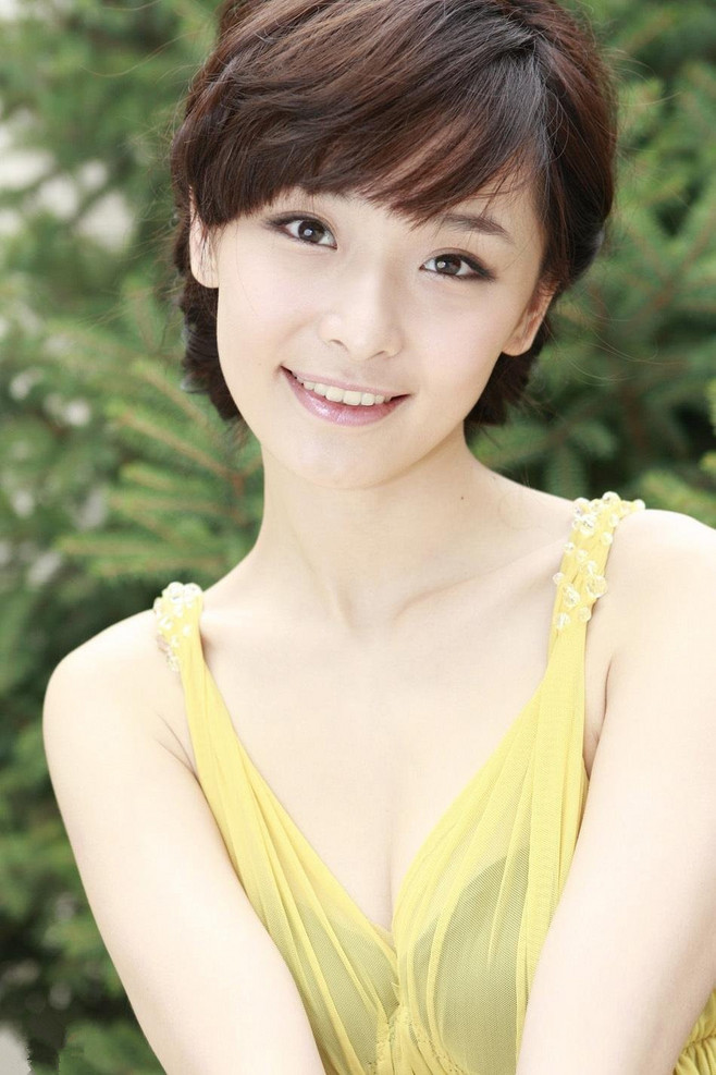 李曼,《满城尽带黄金甲》宫女蒋婵,相貌清纯阳光,有亲和力!