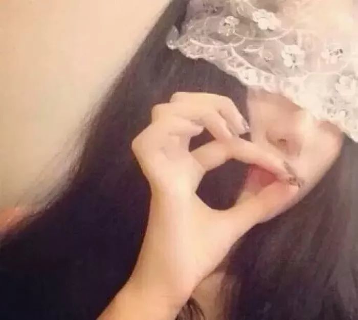 收头像,动漫,社会范,耳机,抽烟女生头像