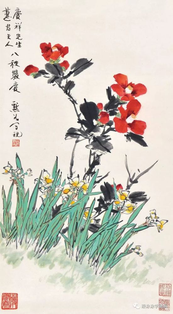 视频中出现的茶花.是王雪涛的学生作品.花瓣和叶子画的很有张力.