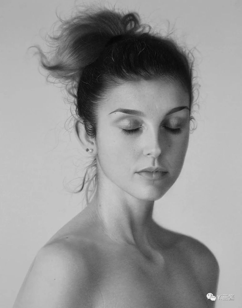 惊艳!国外超写实人物肖像素描