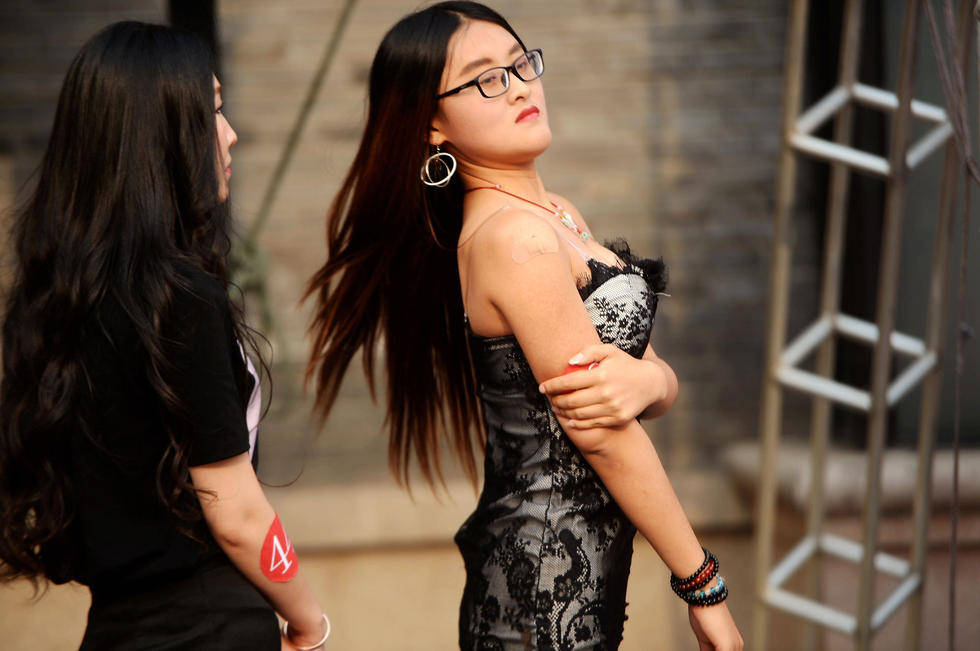 山东草根超模大赛选手大尺度秀长腿亮美胸 均是在校学生 