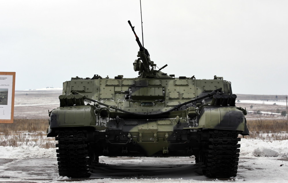 俄罗斯奇葩新型重型喷火战车,没有炮塔靠人上