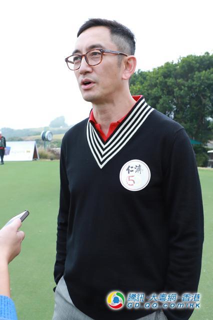无线在凌晨回放经典剧集《壹号皇庭》系列,吴启华饰演「徐伟杰督察」