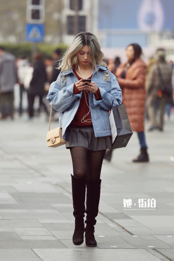 成都街拍 寒冬也掩盖不到美女们的气质!